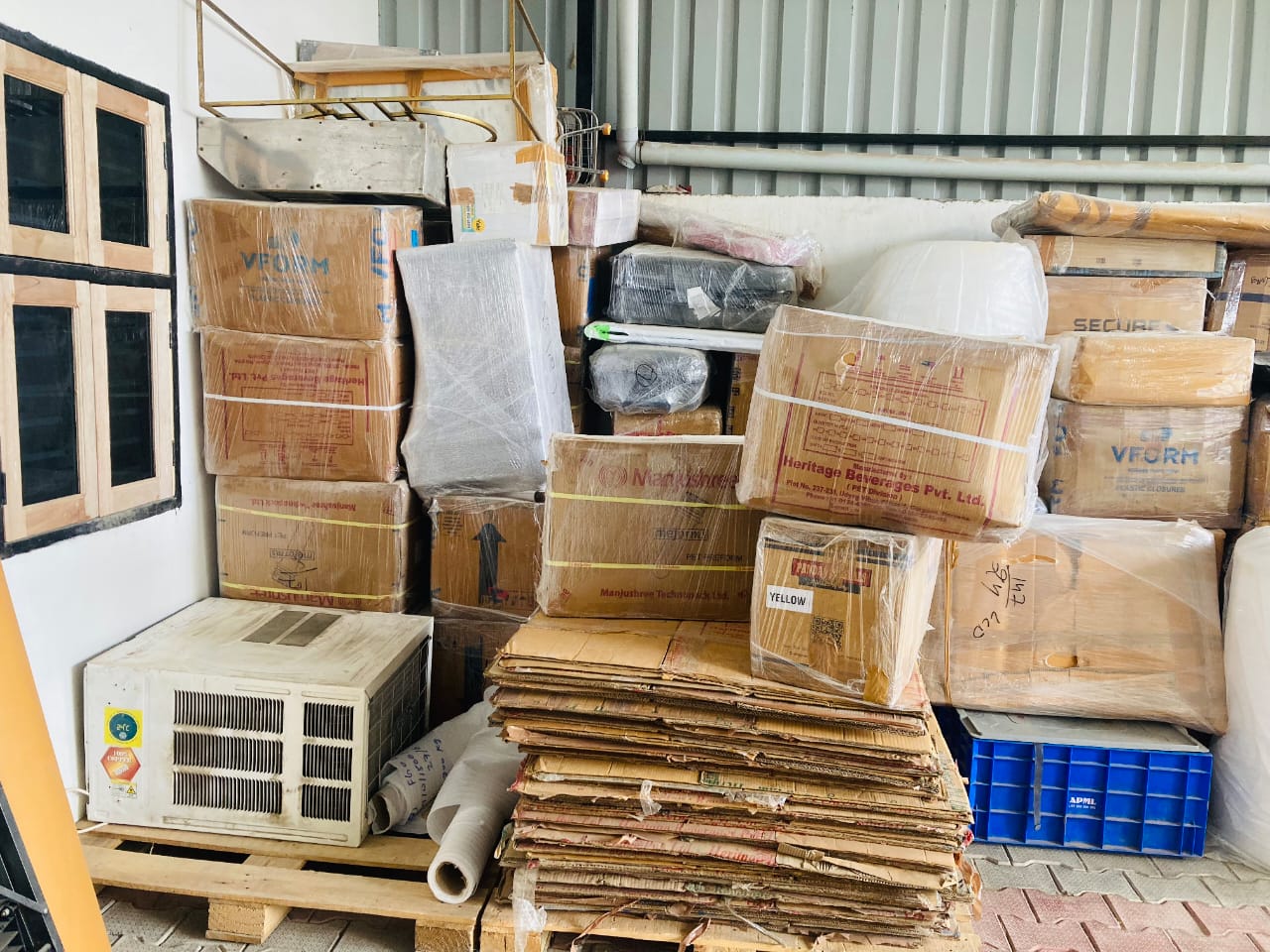 Chhavi Packers and Movers Office Furniture Relocation - Business Moving Services